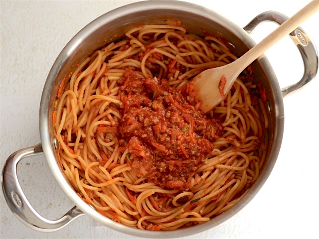 Spaghetti-with-Vegetable-and-Meat-Sauce